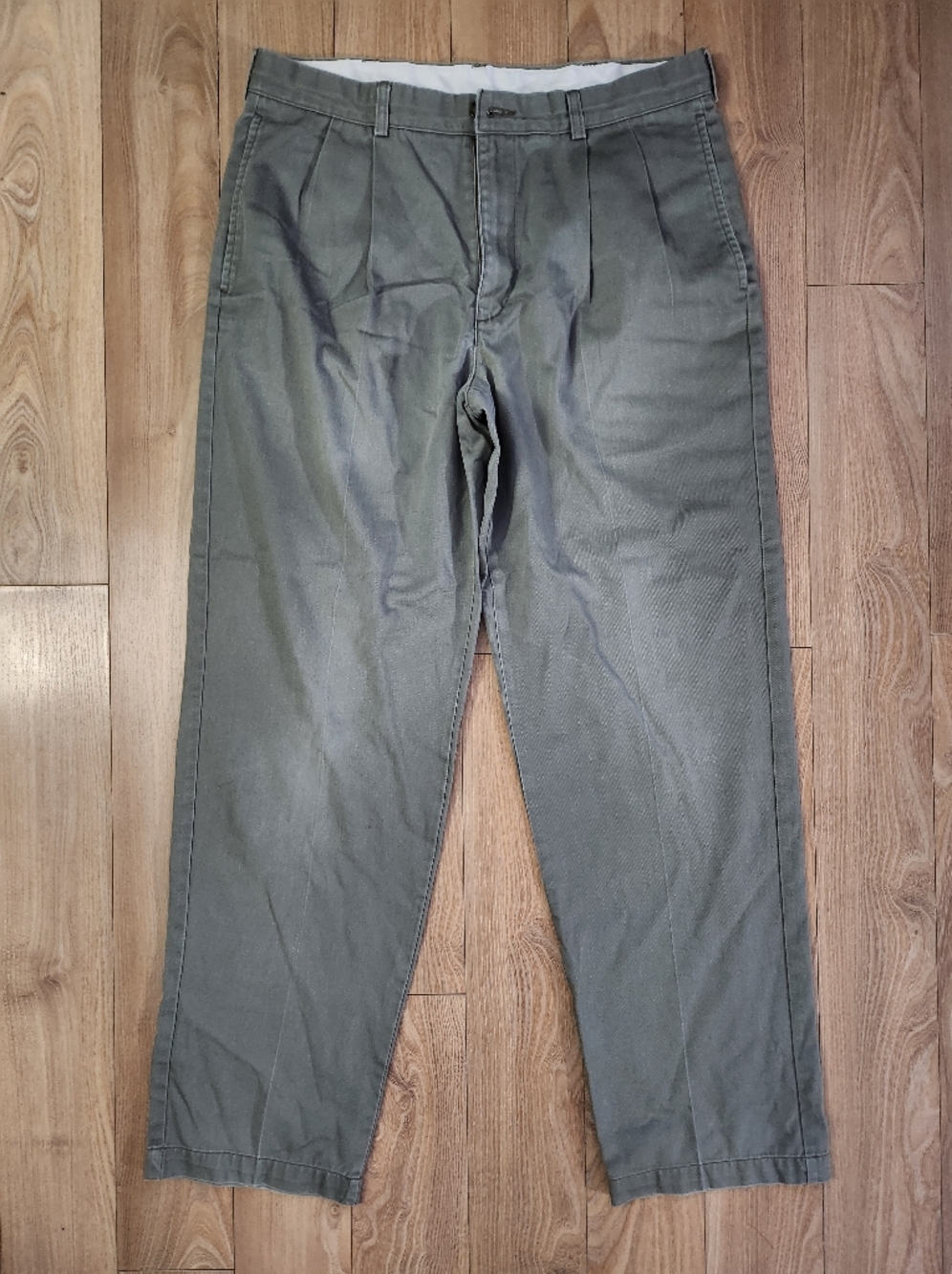 LL Bean Classic Men's Straight Chinos - Olive Size: 35x32 Used: Condition